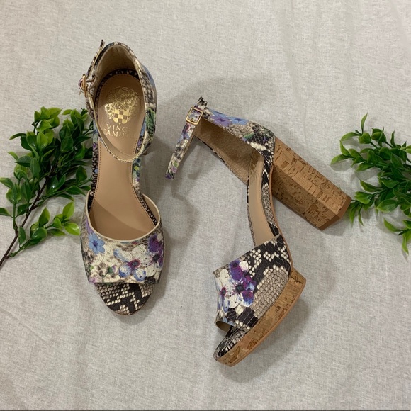 NWOT Vince Camuto platform sandals - Picture 5 of 8